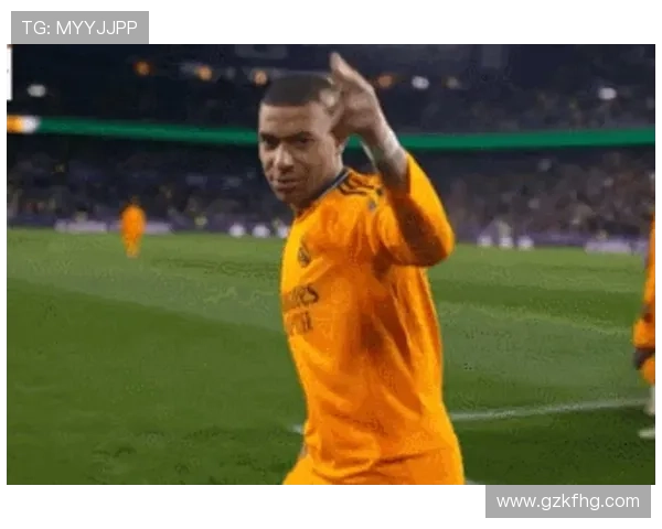 足球巨星因意外断手指重返赛场的励志故事与挑战