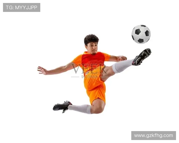 足球明星身材高清照片展示运动魅力与健康生活方式的完美结合